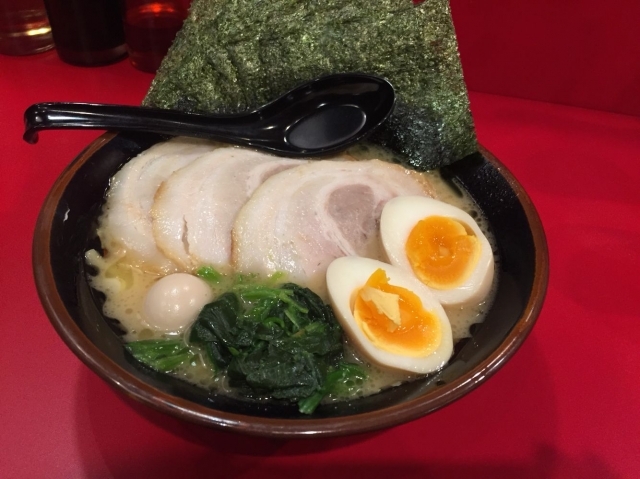 横浜家系ラーメン　万願寺　大和家