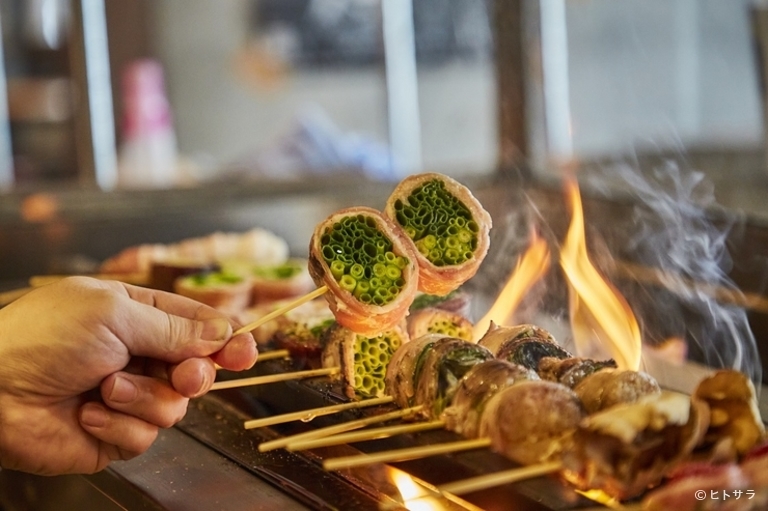 炭火野菜巻き串と餃子　博多うずまき　北千住店