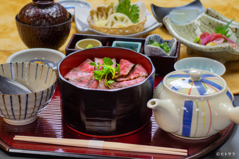 日本料理　かがりや