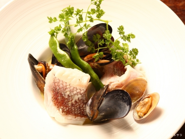 BISTRO　POISSON　ROUGE_1