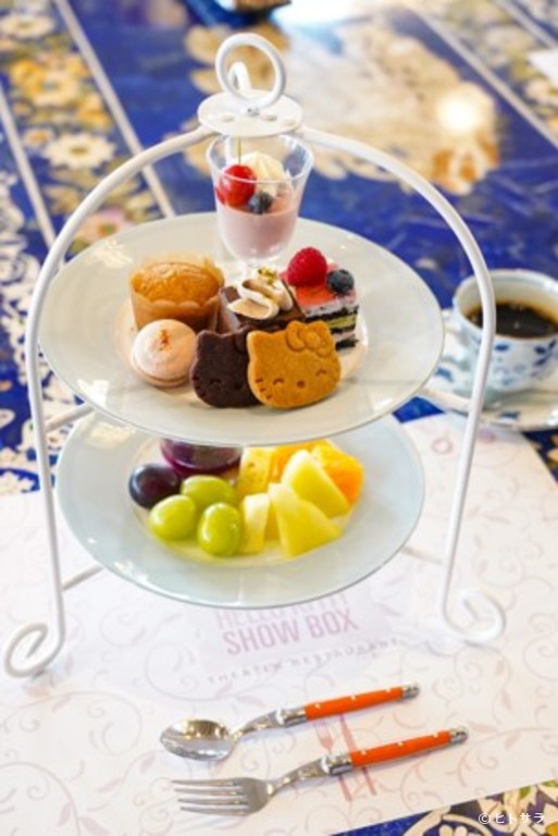 HELLO KITTY SHOW BOX_3