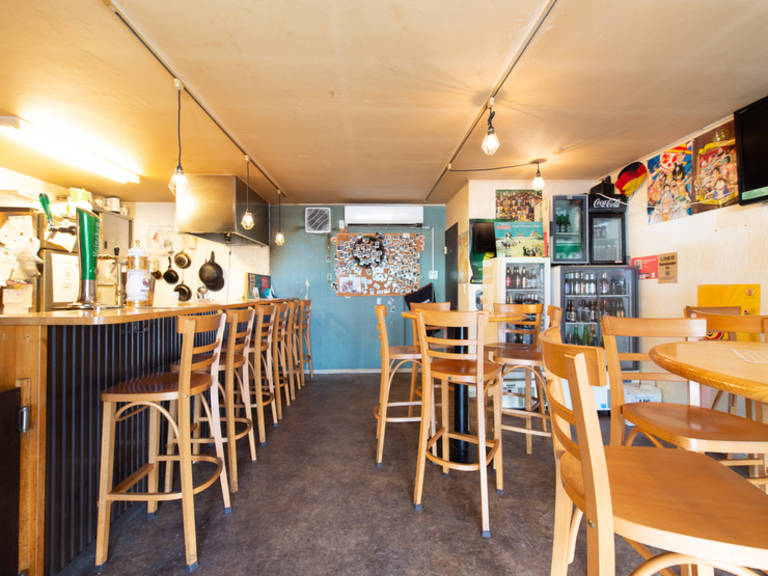 Sausage&Bar 2by_3