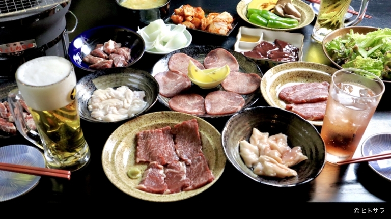 大雄山　塩ホルモン焼肉　炭備_3