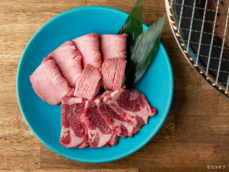 炭火焼肉 城と七宝