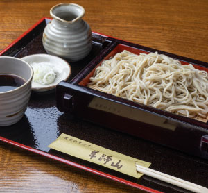 農家のそばや羊蹄山_1