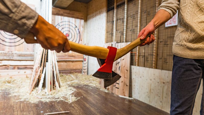 THE AXE THROWING BAR?? 名古屋錦店