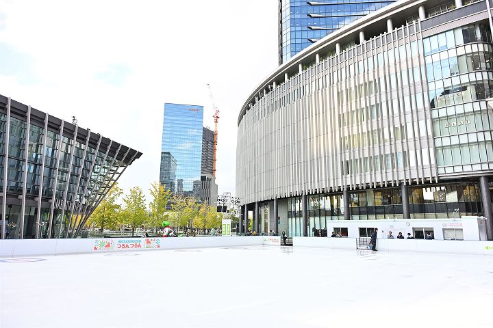 ウメダ☆アイスリンク つるんつるん