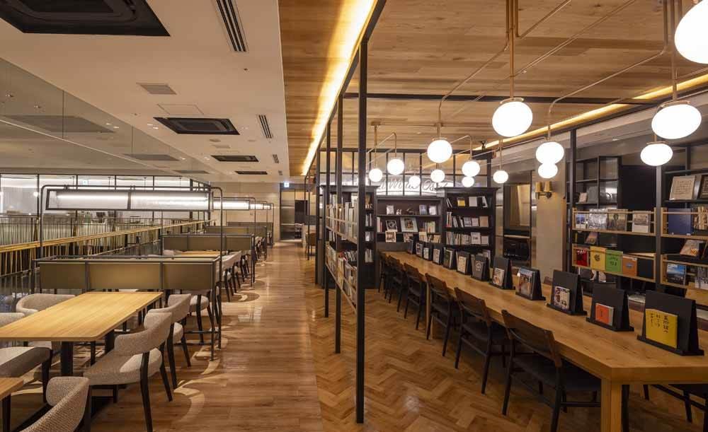 SARAS CAFE & BRASSERIE／アートホテル大阪ベイタワー