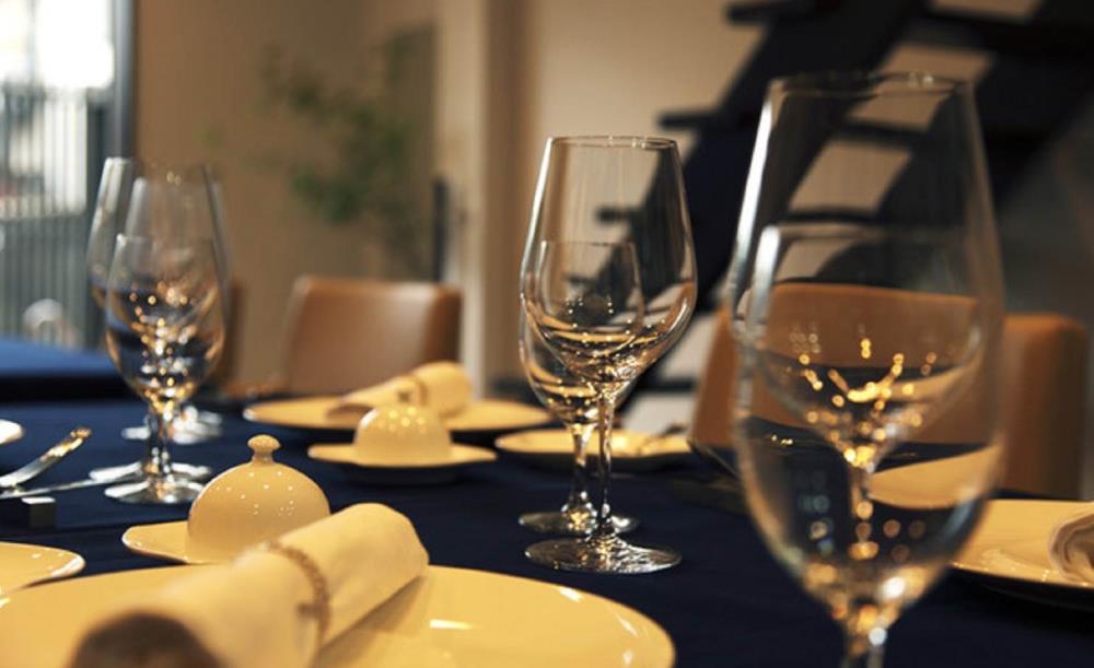 Private Restaurant R_2