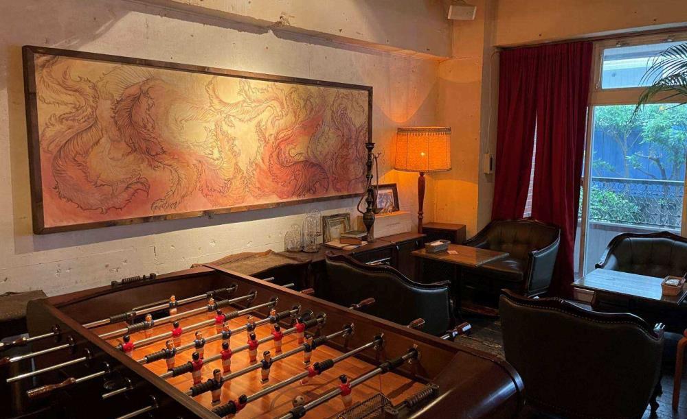 emma LOUNGE