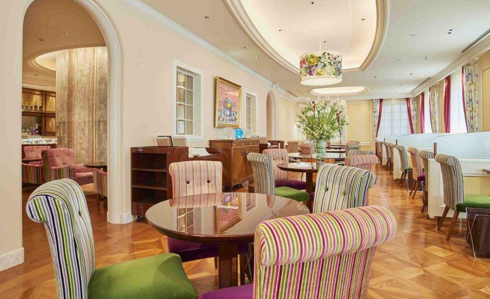 ROYAL CRYSTAL CAFE 自由が丘店