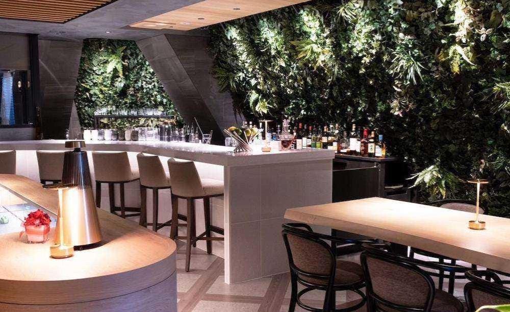 BAR Dinning FIVE Arrows