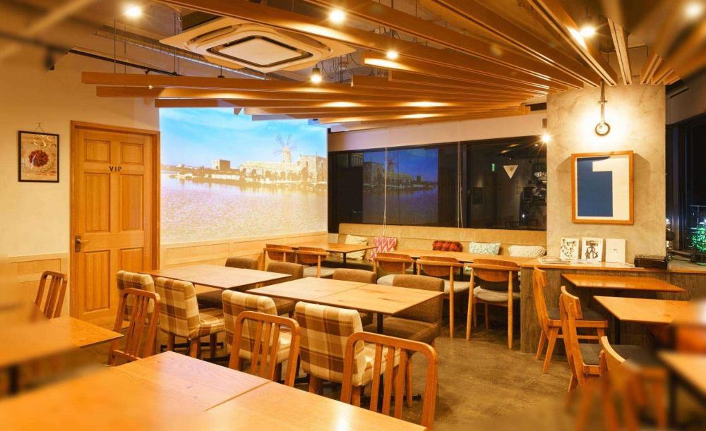 CAFE LOUNGE COLON