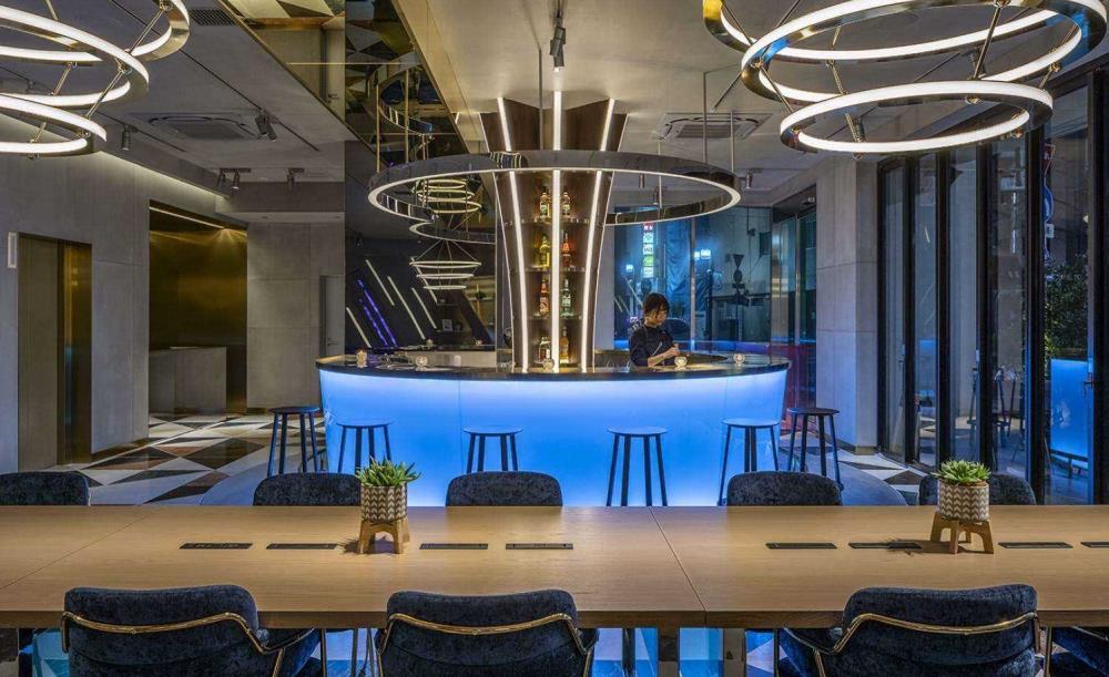 スラッシュカフェアンドバー 川崎（slash cafe & bar 川崎）／slash 川崎