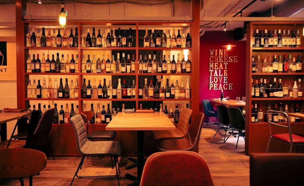 Wine restaurant The Attachment 池袋店