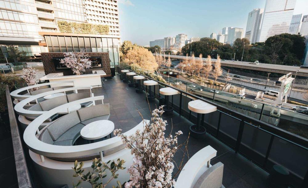 ベンジャミンテラスラウンジ (BENJAMIN TERRACE LOUNGE)