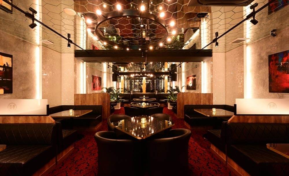 MODERN CHINESE HILL'S LOUNGE