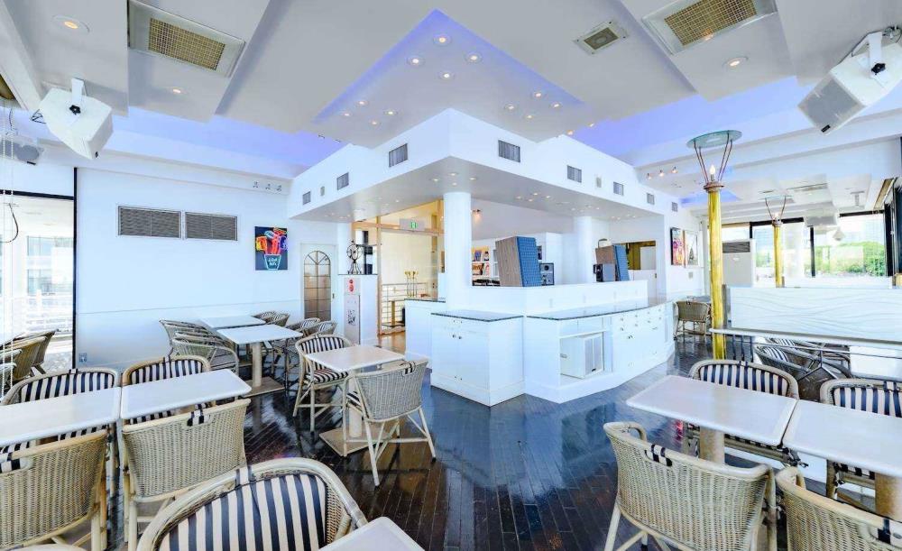 PIER21 MUSIC CAFE & BAR