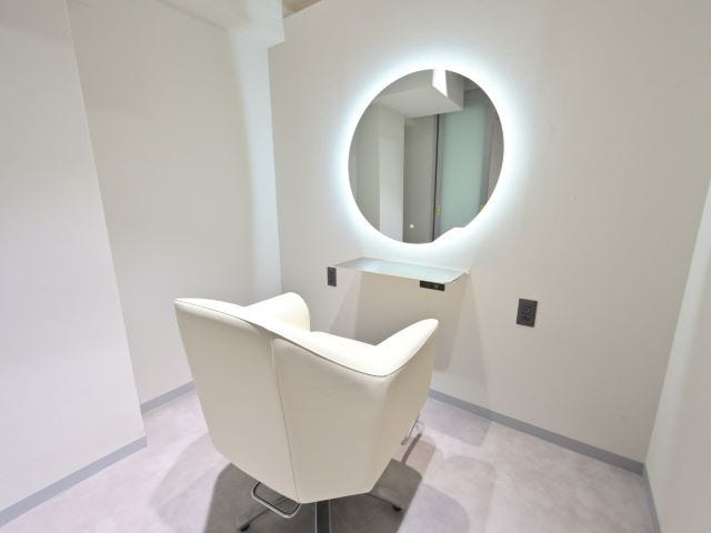 answer BEAUTY SALON