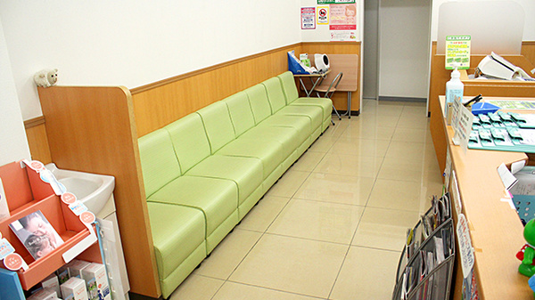 スギ薬局　上野広小路店_4