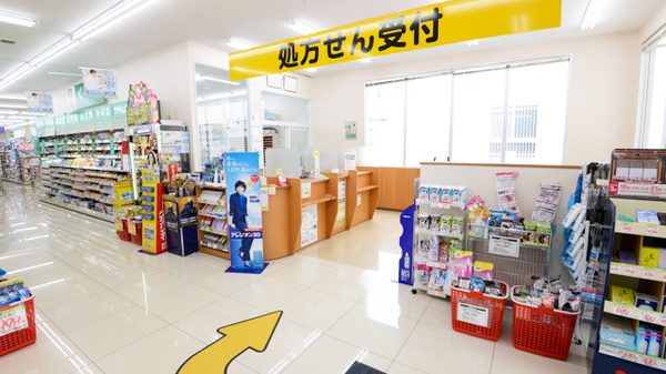 スギ薬局　茨木駅前通り店_2