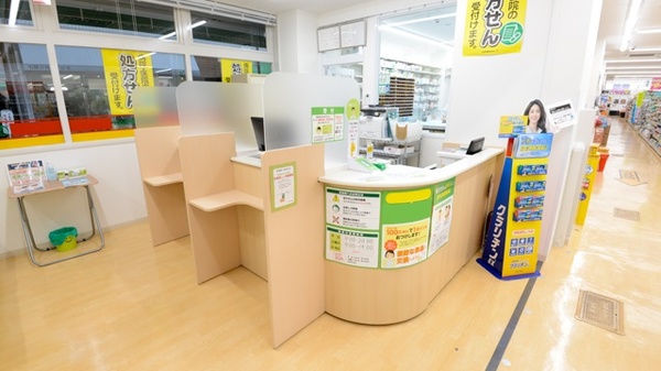 スギ薬局　豊津店_3