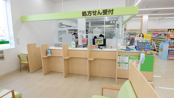 スギ薬局　箕面東店_4