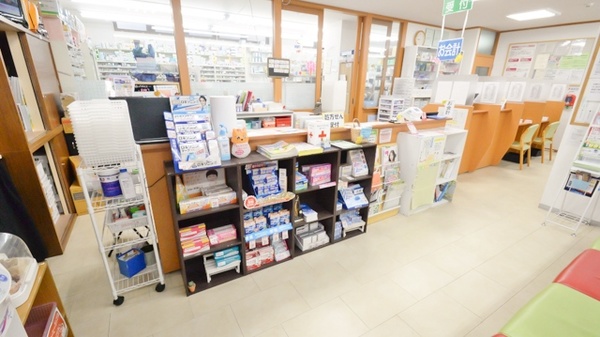 レデイ薬局日赤前店_3