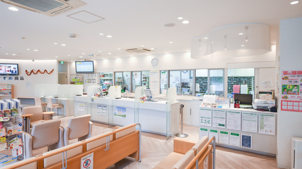 そうごう薬局 梅田北店