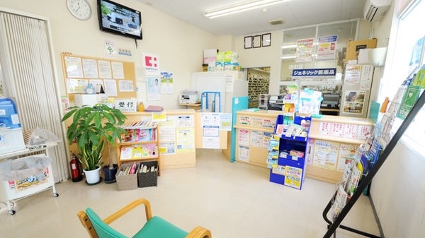 ココカラファイン薬局吉川店_4