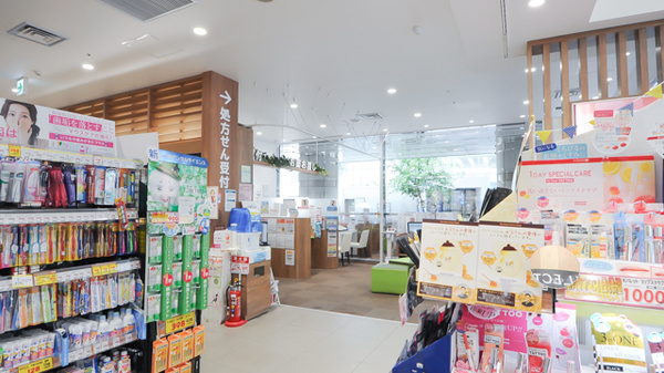 ココカラファイン薬局名古屋栄店_2