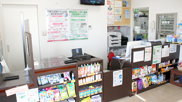 四つ葉薬局　塩山店_3