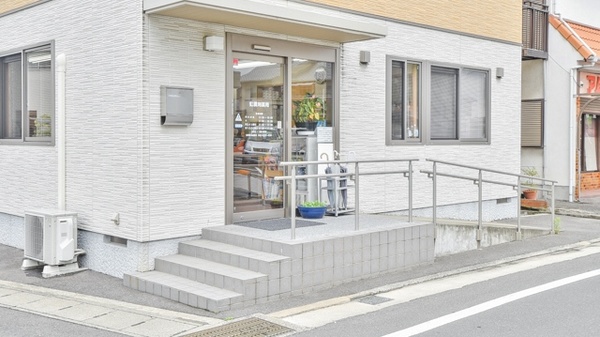 虹調剤薬局寺井店_2