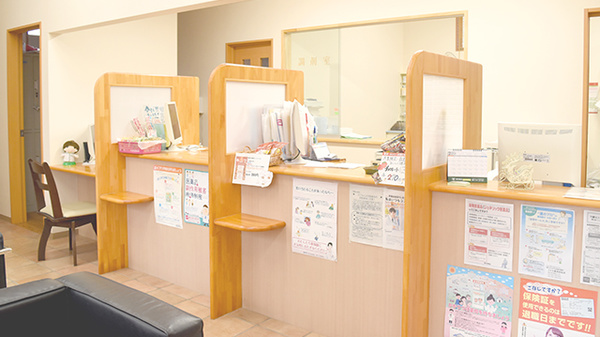 コスモ薬局枝松店_3