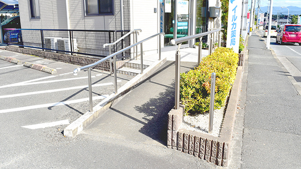 イルカ薬局柏原店_3