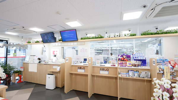 ココカラファイン薬局大阪国際がんセンター店_3