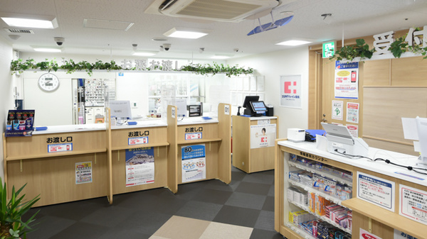 ココカラファイン薬局ビエラ茨木新中条店_4