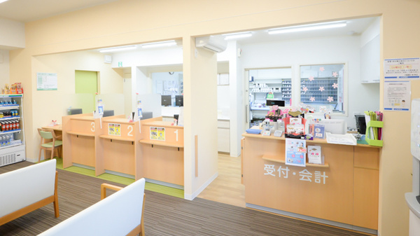 大賀薬局　拾六町店_4