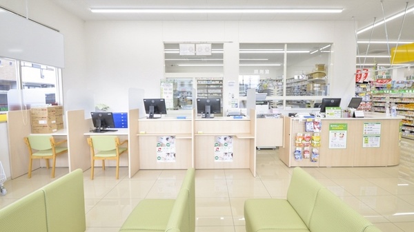 スギ薬局　太秦店_4