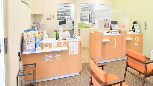 大賀薬局　地行店_3