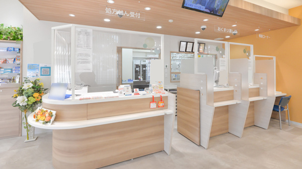ツルハ薬局メディカルモール六本松店_3