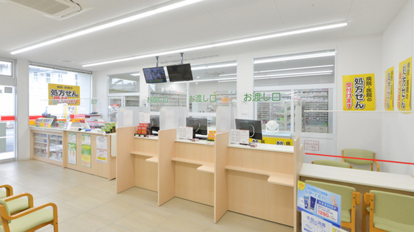 スギ薬局　高槻真上店_3