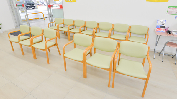 スギ薬局　高槻真上店_4