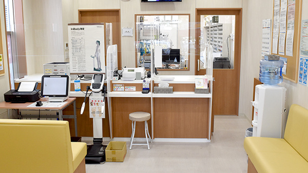 フラワー薬局中野駅早稲田通り店_3