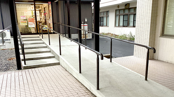 エール薬局　さんぽく店_2