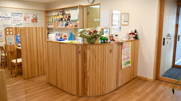 西尾薬局大泉店_3