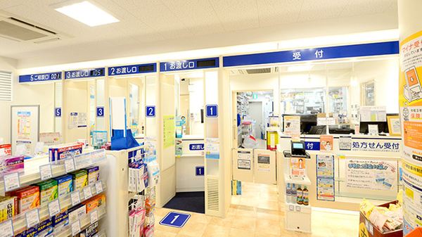 クオール薬局梅田ガーデン店_3
