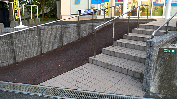 タカサキ薬局産医大前店_3