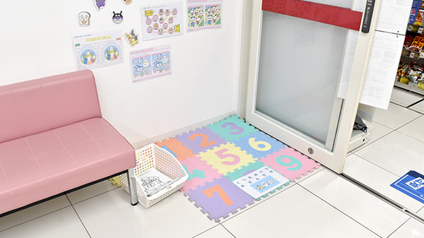 アカカベ薬局　阿波座店_2