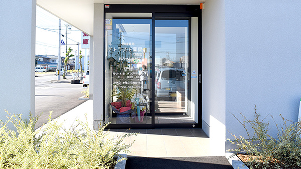 トラスト薬局　羽島店_2